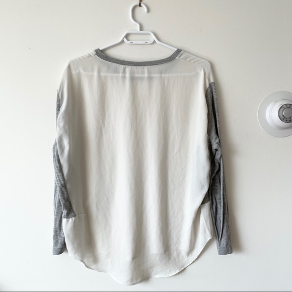 🤍Two Toned Blouse - Picture 4 of 7